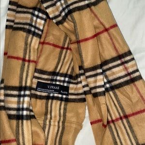 V Frans Infinity plaid scarf